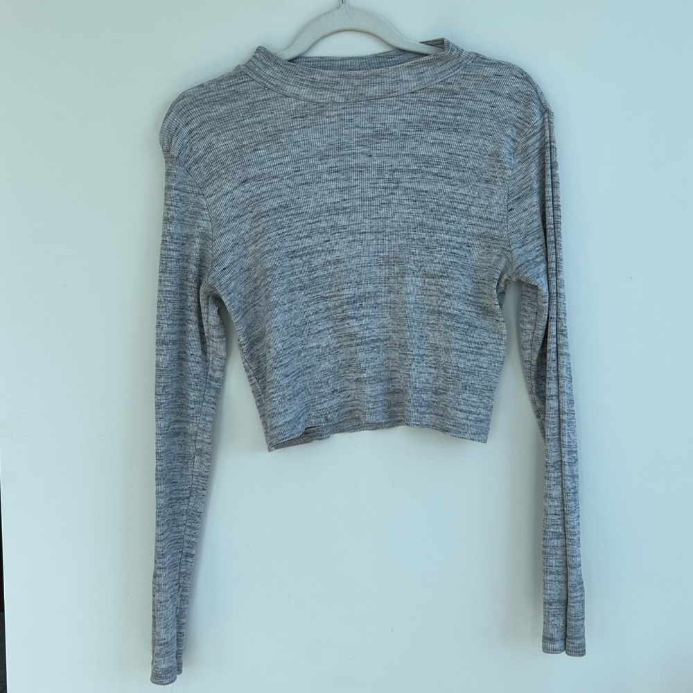 Gray Top - image 2